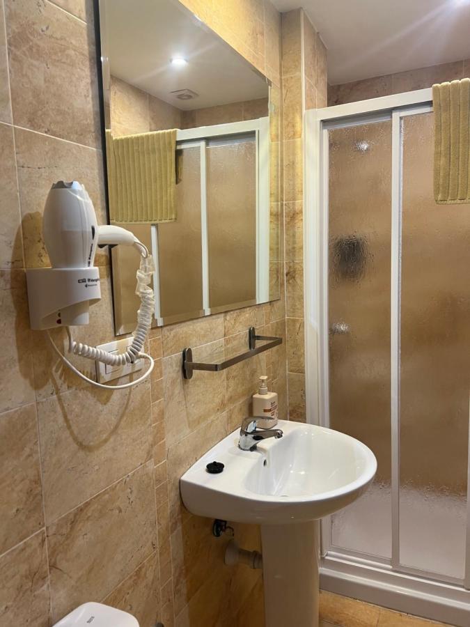 Habitaciones Privadas En Apartamento Compartido Альхесірас Екстер'єр фото